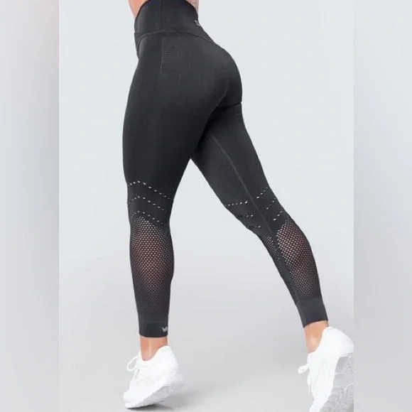 Shefit Seamless Black Leggings Size Small with Laundry Bag NWT - Picture 4 of 14